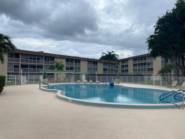 700 Village Green Court 101, Palm Springs, FL 33461