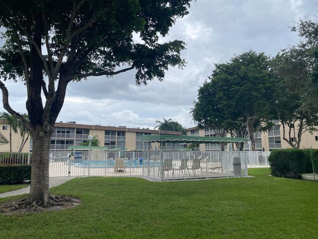 700 Village Green Court 101, Palm Springs, FL 33461