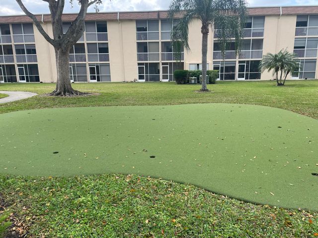 700 Village Green Court 101, Palm Springs, FL 33461