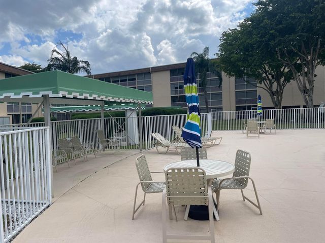 700 Village Green Court 101, Palm Springs, FL 33461