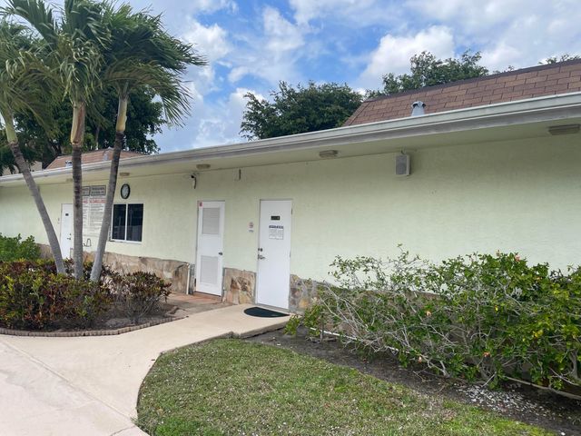 700 Village Green Court 101, Palm Springs, FL 33461