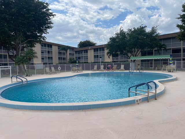 700 Village Green Court 101, Palm Springs, FL 33461