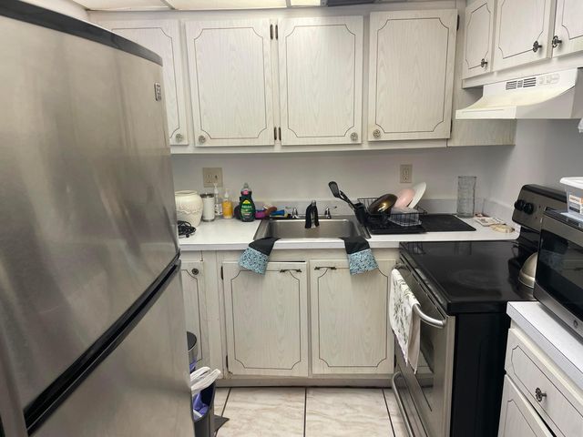 700 Village Green Court 101, Palm Springs, FL 33461