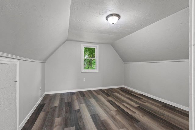 1858 EASTMAN AVENUE, Green Bay, WI 54302