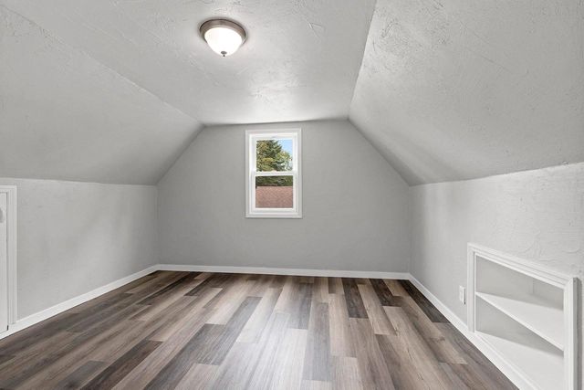 1858 EASTMAN AVENUE, Green Bay, WI 54302