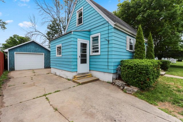 1858 EASTMAN AVENUE, Green Bay, WI 54302