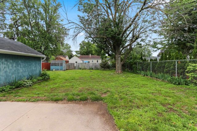 1858 EASTMAN AVENUE, Green Bay, WI 54302