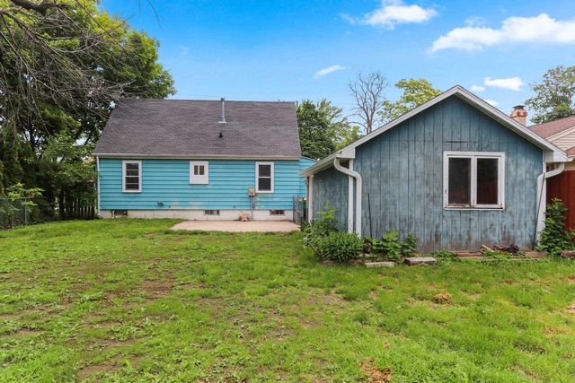 1858 EASTMAN AVENUE, Green Bay, WI 54302