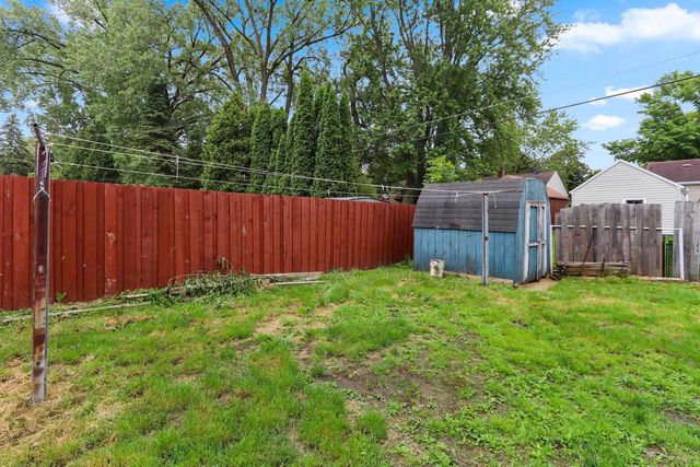 1858 EASTMAN AVENUE, Green Bay, WI 54302