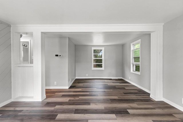 1858 EASTMAN AVENUE, Green Bay, WI 54302