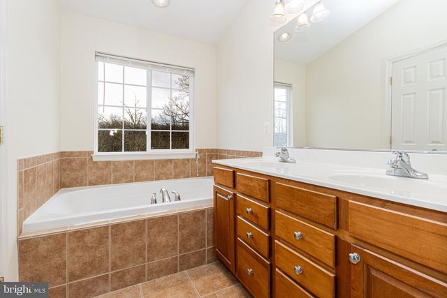 202 HEMLOCK DR, Stafford, VA 22554