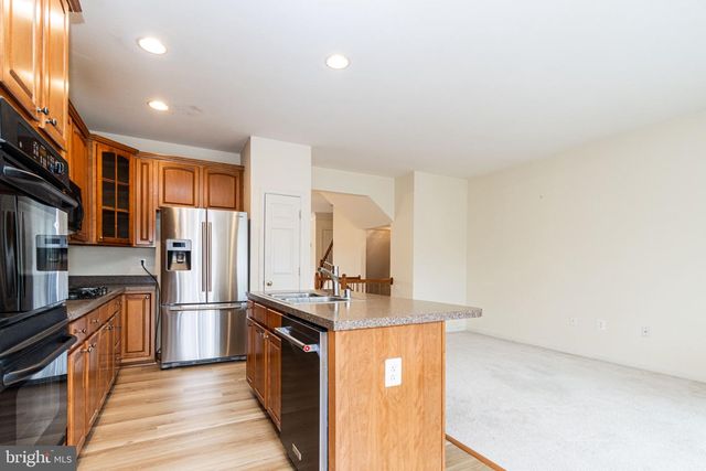 202 HEMLOCK DR, Stafford, VA 22554