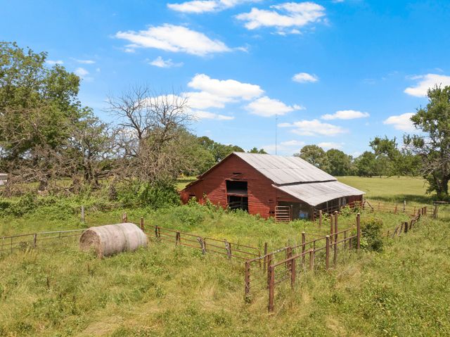 196 County Road 1309, Bogata, TX 75417