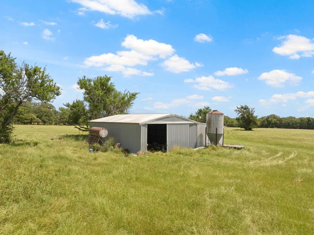 196 County Road 1309, Bogata, TX 75417