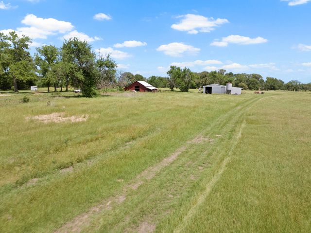 196 County Road 1309, Bogata, TX 75417