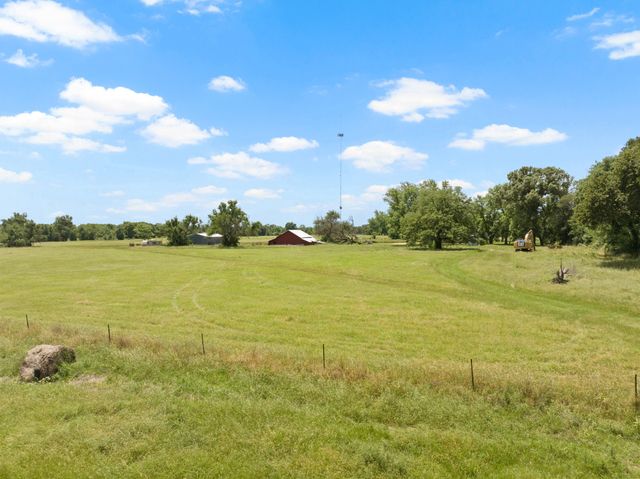 196 County Road 1309, Bogata, TX 75417