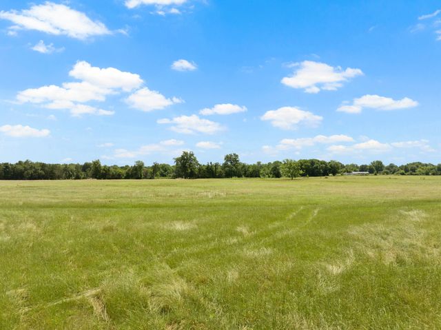 196 County Road 1309, Bogata, TX 75417