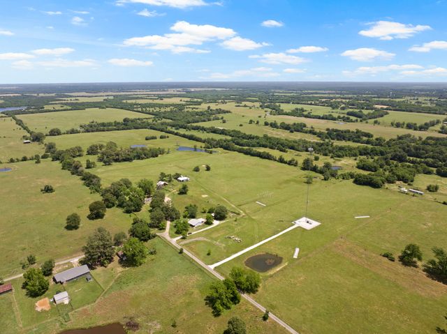 196 County Road 1309, Bogata, TX 75417