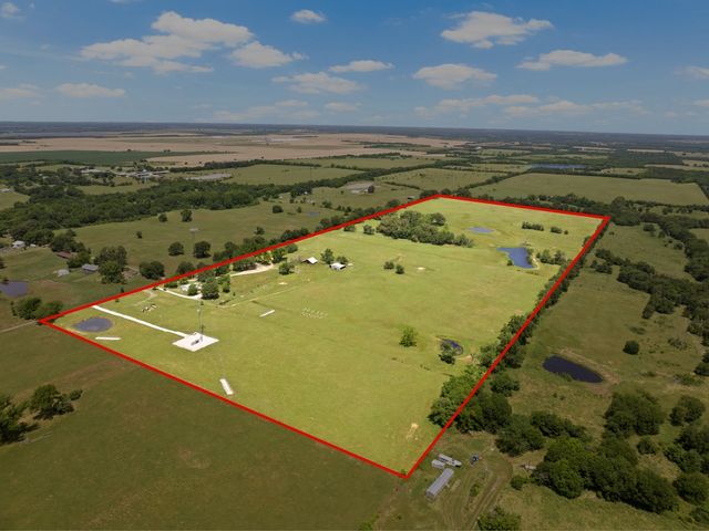 196 County Road 1309, Bogata, TX 75417