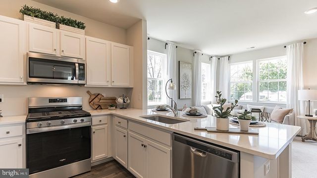 141 MAZZEO DR, Glassboro, NJ 08028