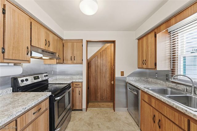 15700 Woodbrook Avenue, Maple Heights, OH 44137