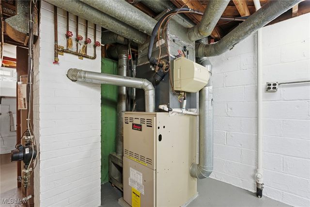 15700 Woodbrook Avenue, Maple Heights, OH 44137