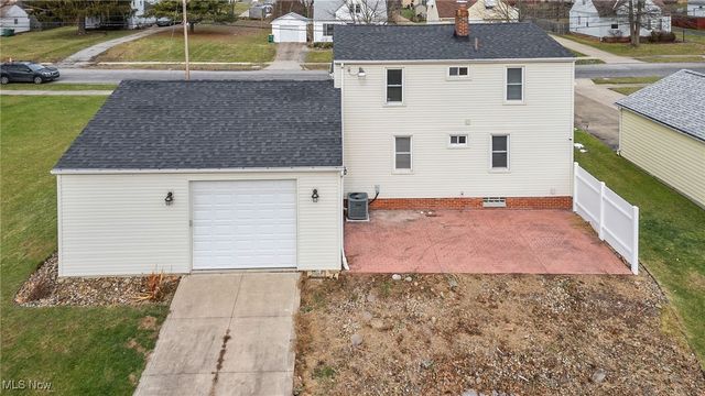 15700 Woodbrook Avenue, Maple Heights, OH 44137