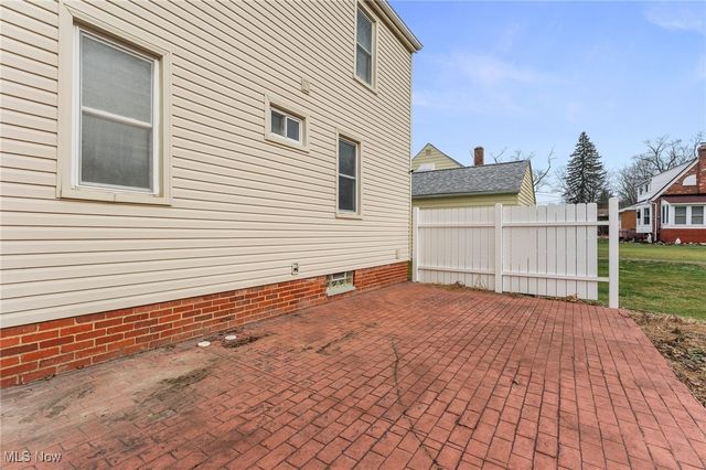 15700 Woodbrook Avenue, Maple Heights, OH 44137