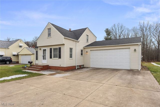 15700 Woodbrook Avenue, Maple Heights, OH 44137