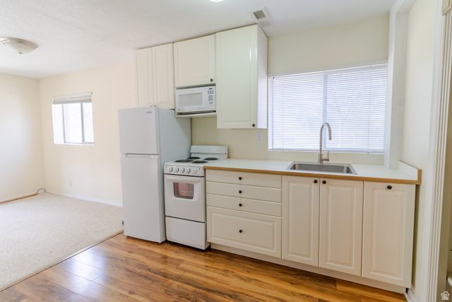 3132 E NORDIC DR, Cottonwood Heights, UT 84093