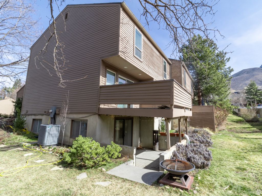 3132 E NORDIC DR, Cottonwood Heights, UT 84093