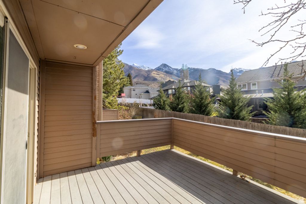 Image 2 of property listing at 3132 E NORDIC DR, Cottonwood Heights, UT 84093