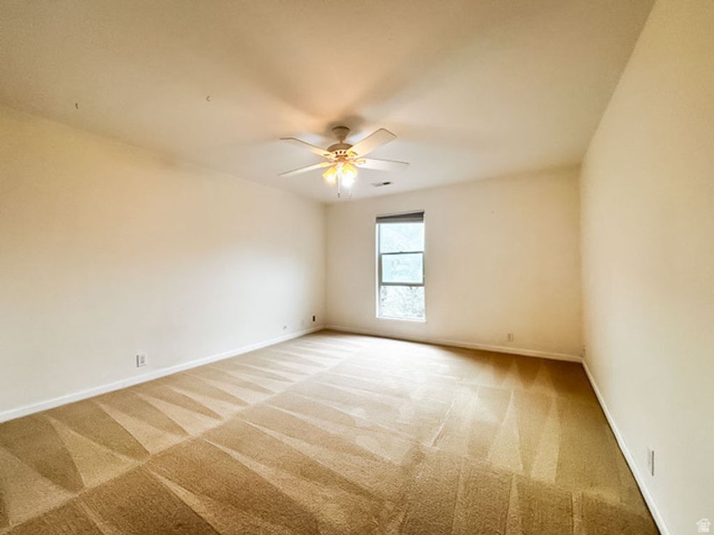 Image 11 of property listing at 3132 E NORDIC DR, Cottonwood Heights, UT 84093