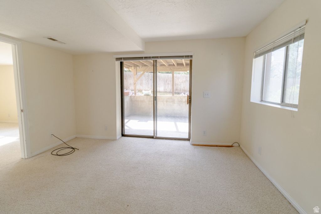 Image 14 of property listing at 3132 E NORDIC DR, Cottonwood Heights, UT 84093