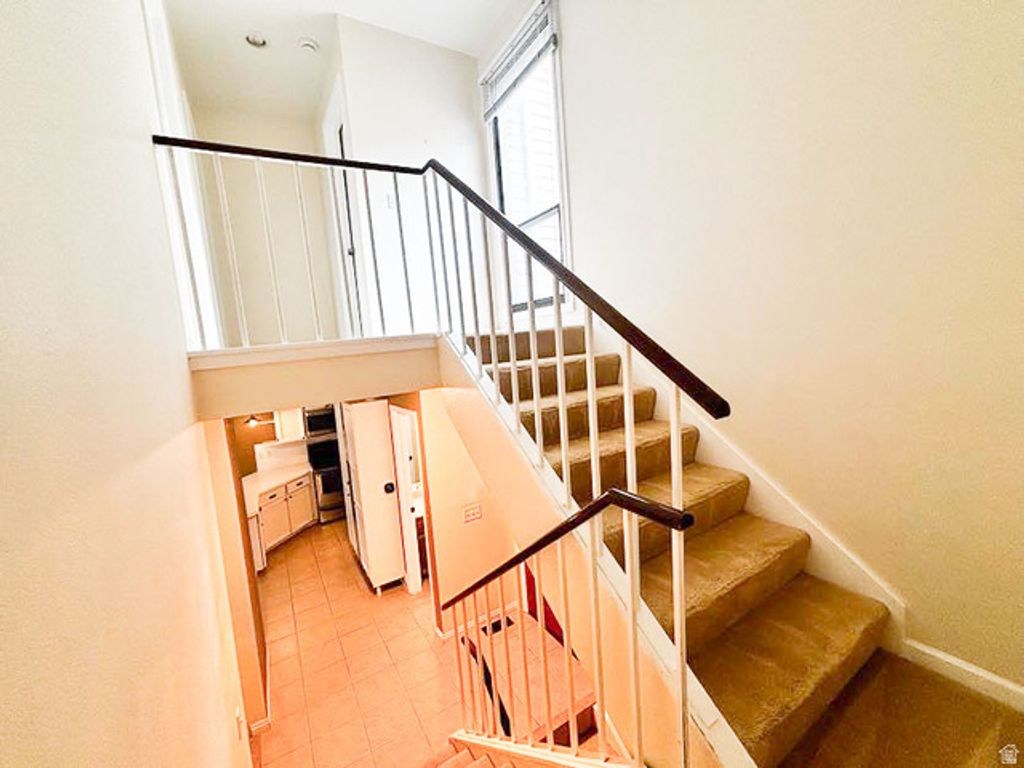 Image 18 of property listing at 3132 E NORDIC DR, Cottonwood Heights, UT 84093