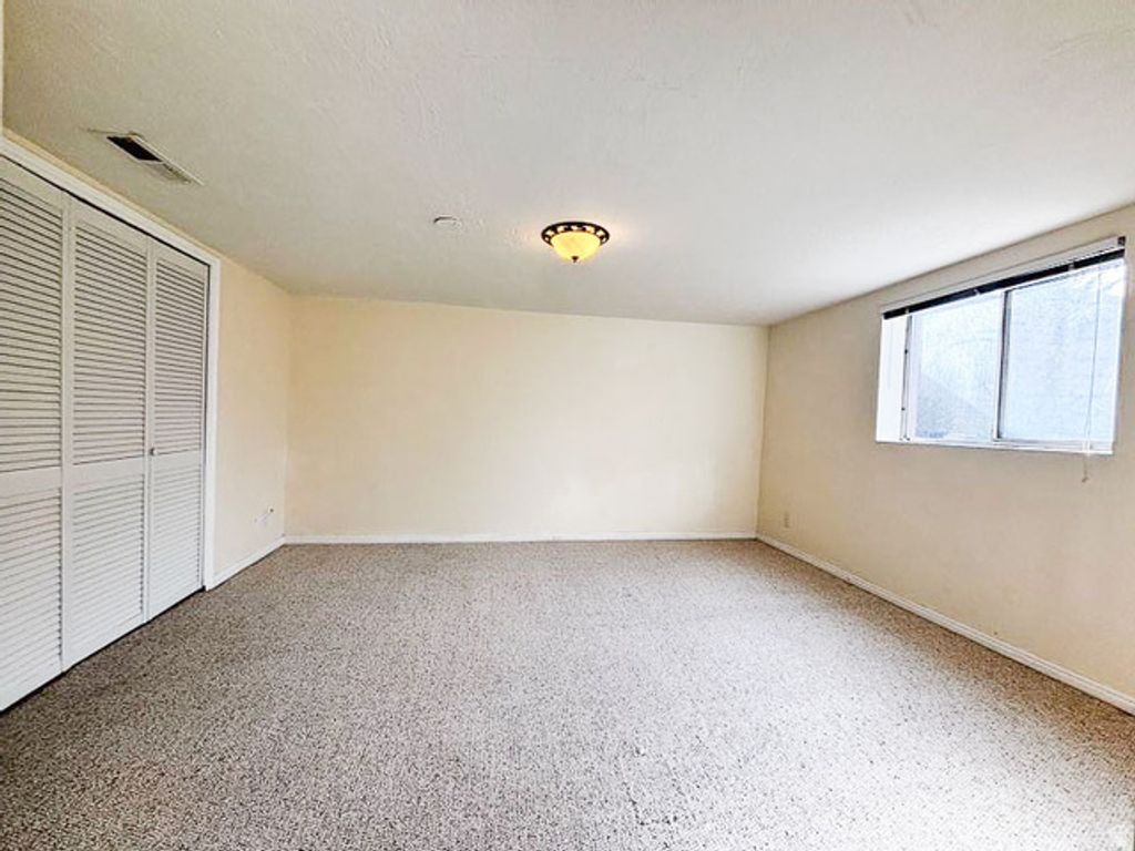 Image 21 of property listing at 3132 E NORDIC DR, Cottonwood Heights, UT 84093