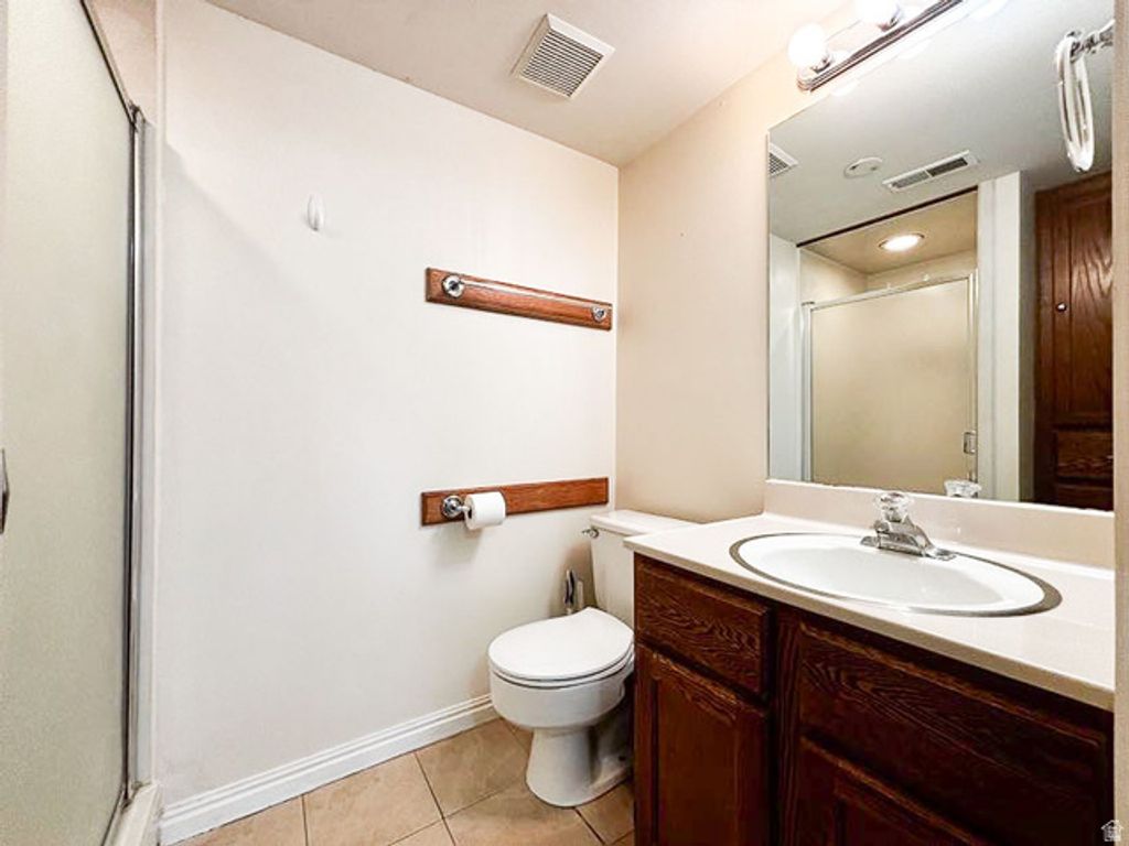 Image 22 of property listing at 3132 E NORDIC DR, Cottonwood Heights, UT 84093