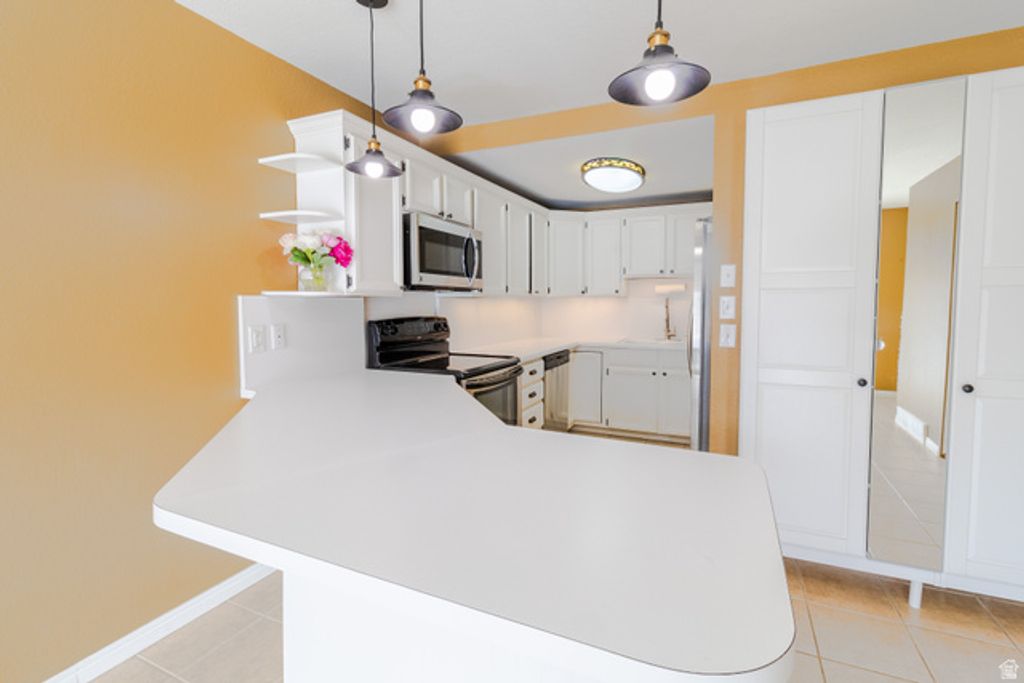 Image 5 of property listing at 3132 E NORDIC DR, Cottonwood Heights, UT 84093