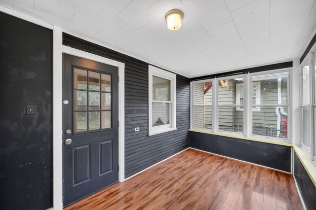 855 41st Street, Des Moines, IA 50312