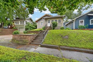 855 41st Street, Des Moines, IA 50312