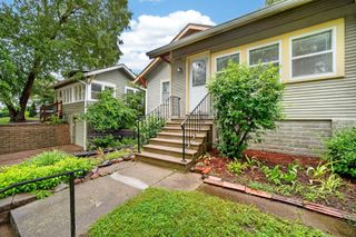 855 41st Street, Des Moines, IA 50312