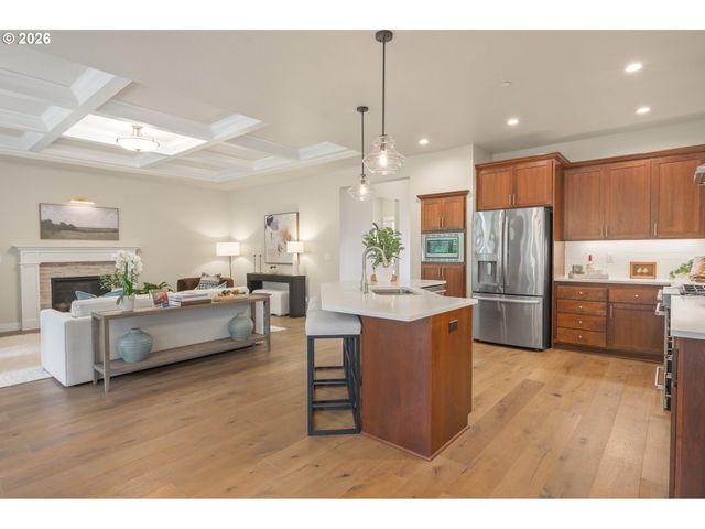 2301 OAKWAY Ter, Eugene, OR 97401
