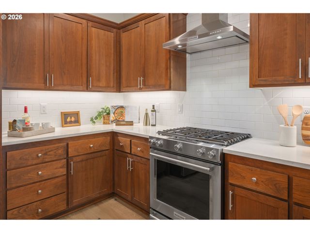 2301 OAKWAY Ter, Eugene, OR 97401