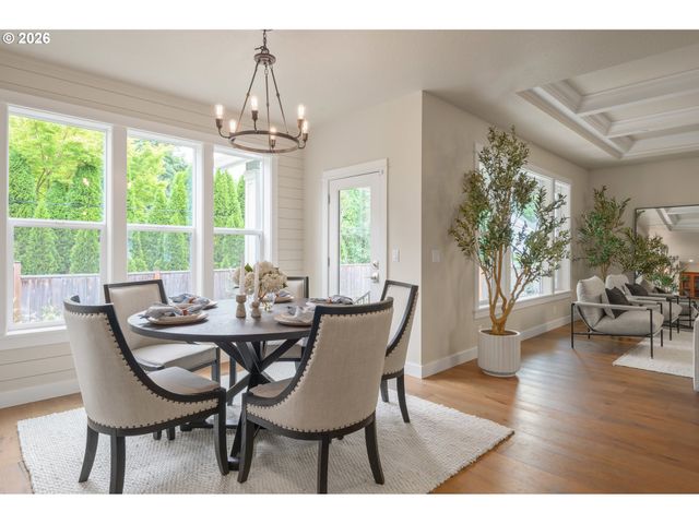 2301 OAKWAY Ter, Eugene, OR 97401