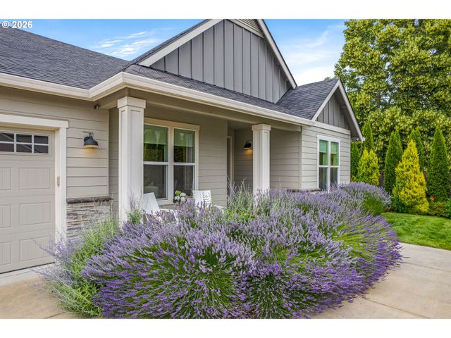 2301 OAKWAY Ter, Eugene, OR 97401