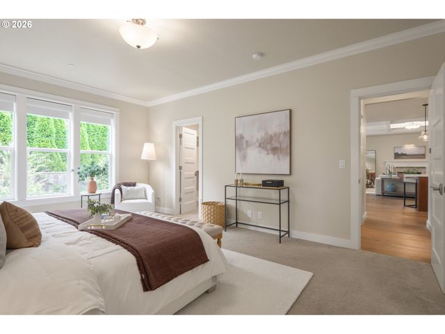 2301 OAKWAY Ter, Eugene, OR 97401