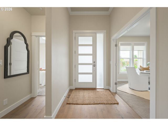 2301 OAKWAY Ter, Eugene, OR 97401