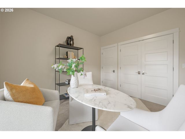 2301 OAKWAY Ter, Eugene, OR 97401