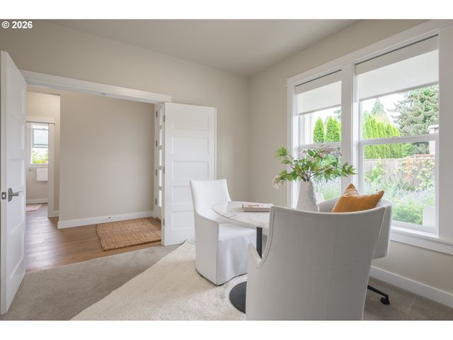 2301 OAKWAY Ter, Eugene, OR 97401