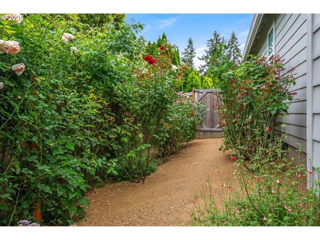 2301 OAKWAY Ter, Eugene, OR 97401